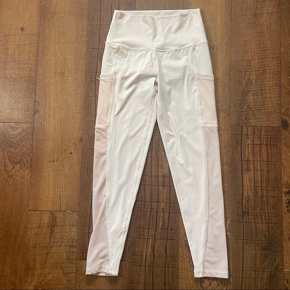 Light pink aerie leggings